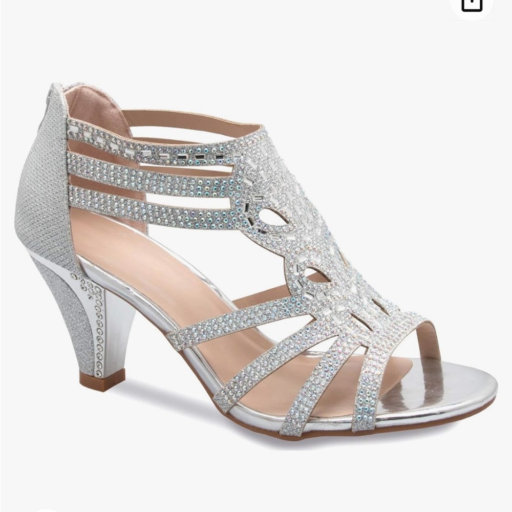 Strappy high heel NEW!